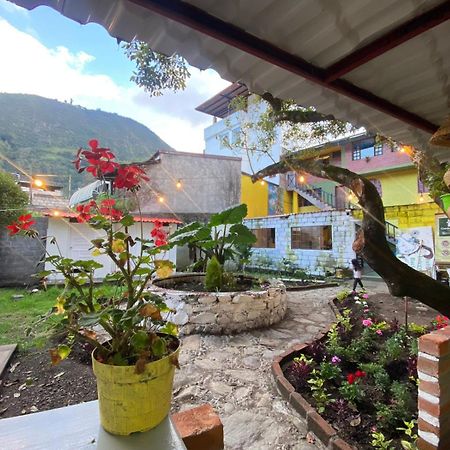 Garden House Hostal Banos  Exterior photo