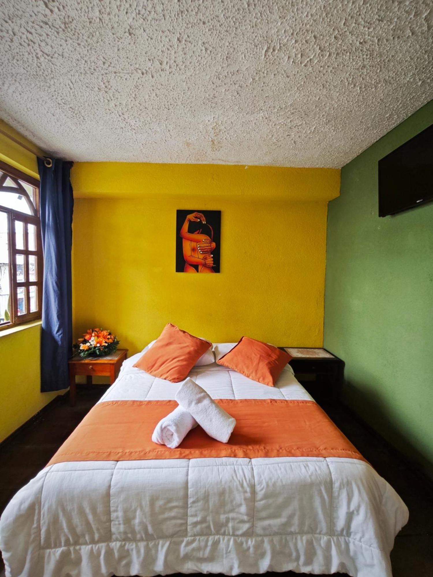 Garden House Hostal Banos  Exterior photo