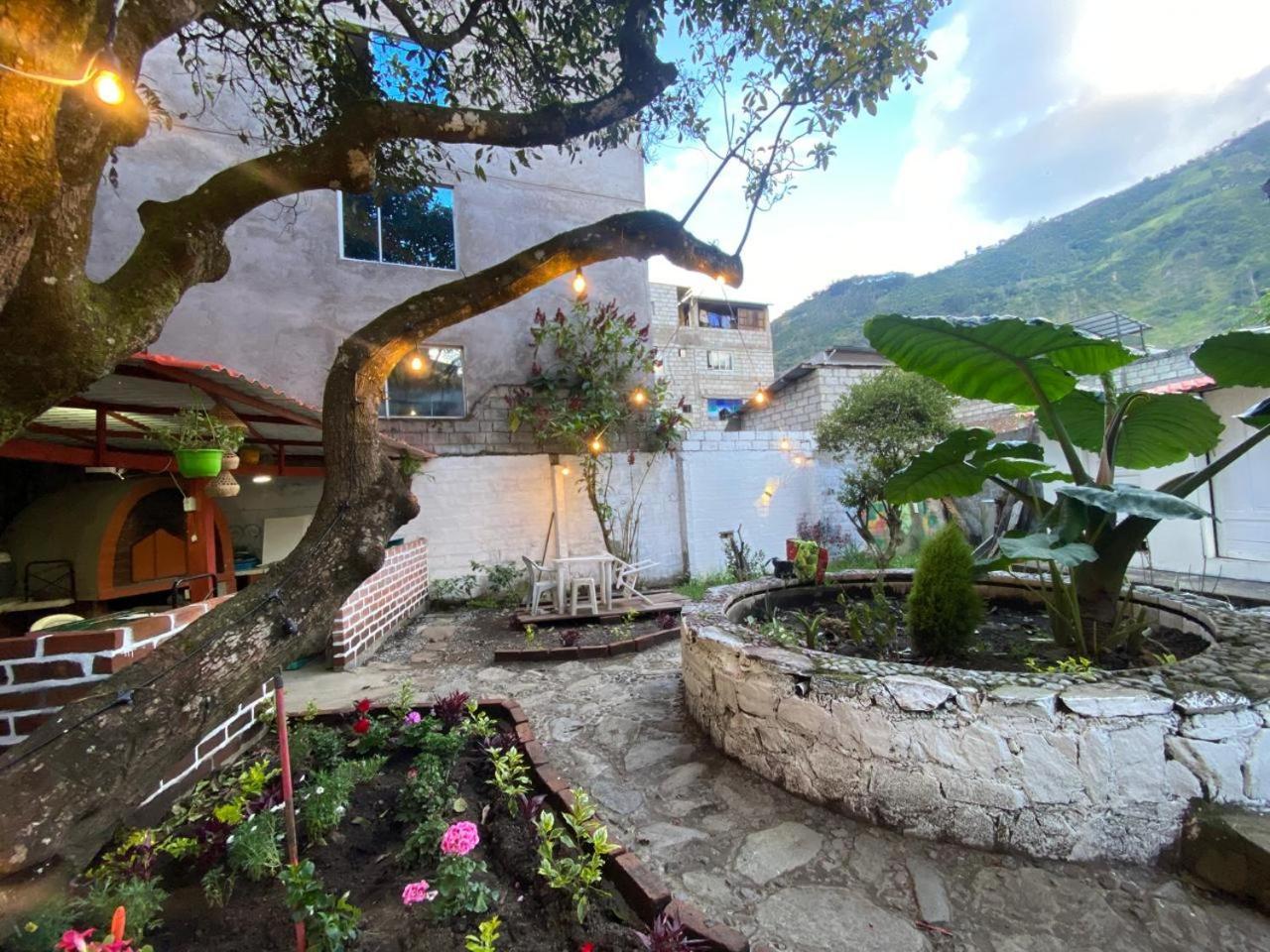 Garden House Hostal Banos  Exterior photo