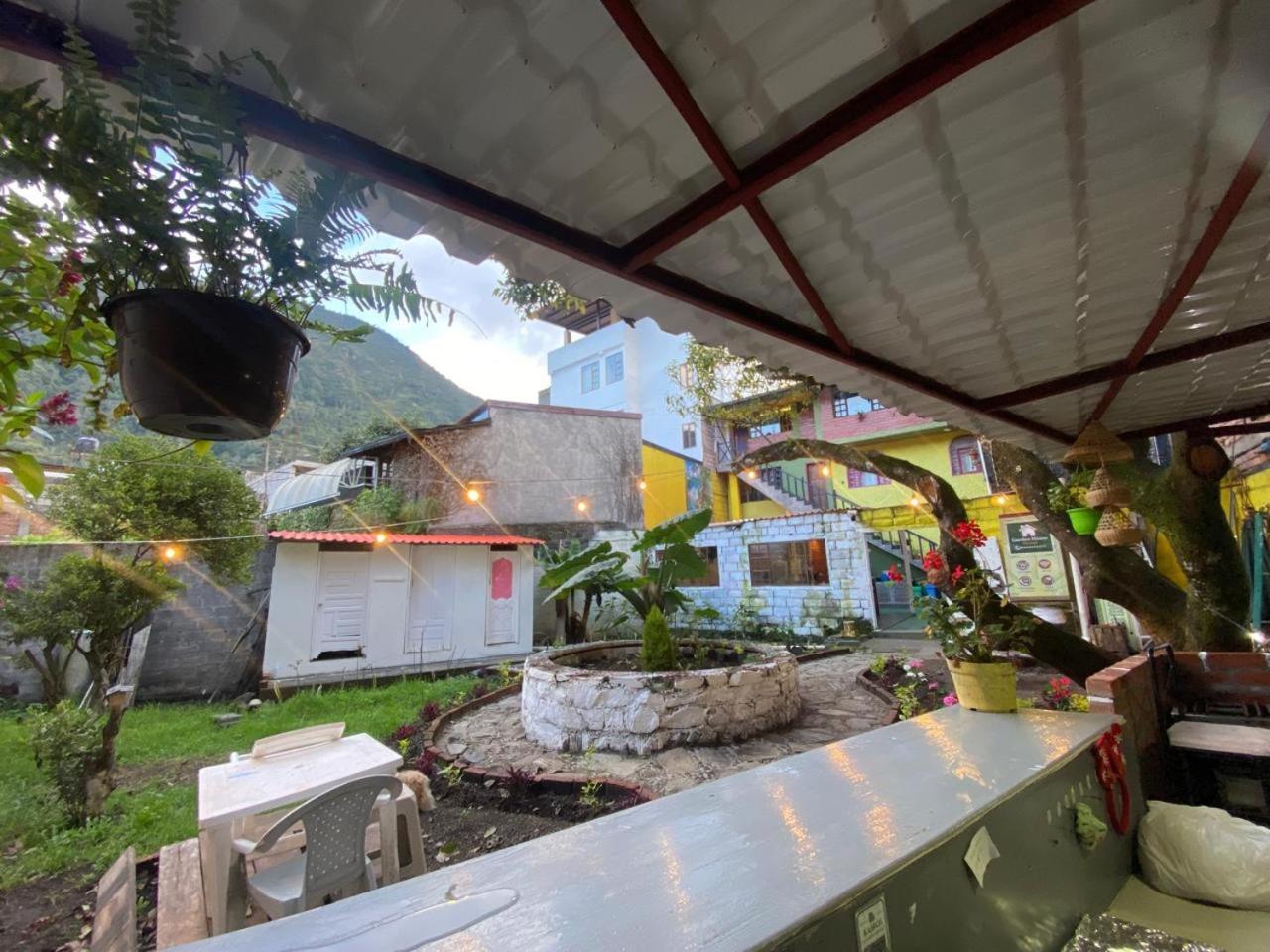 Garden House Hostal Banos  Exterior photo
