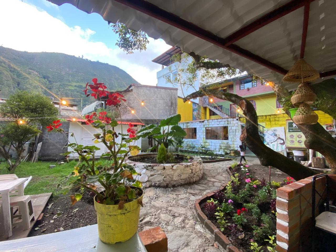 Garden House Hostal Banos  Exterior photo