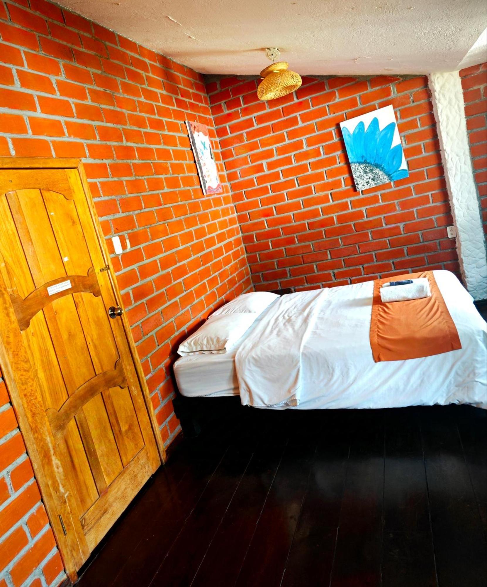 Garden House Hostal Banos  Exterior photo