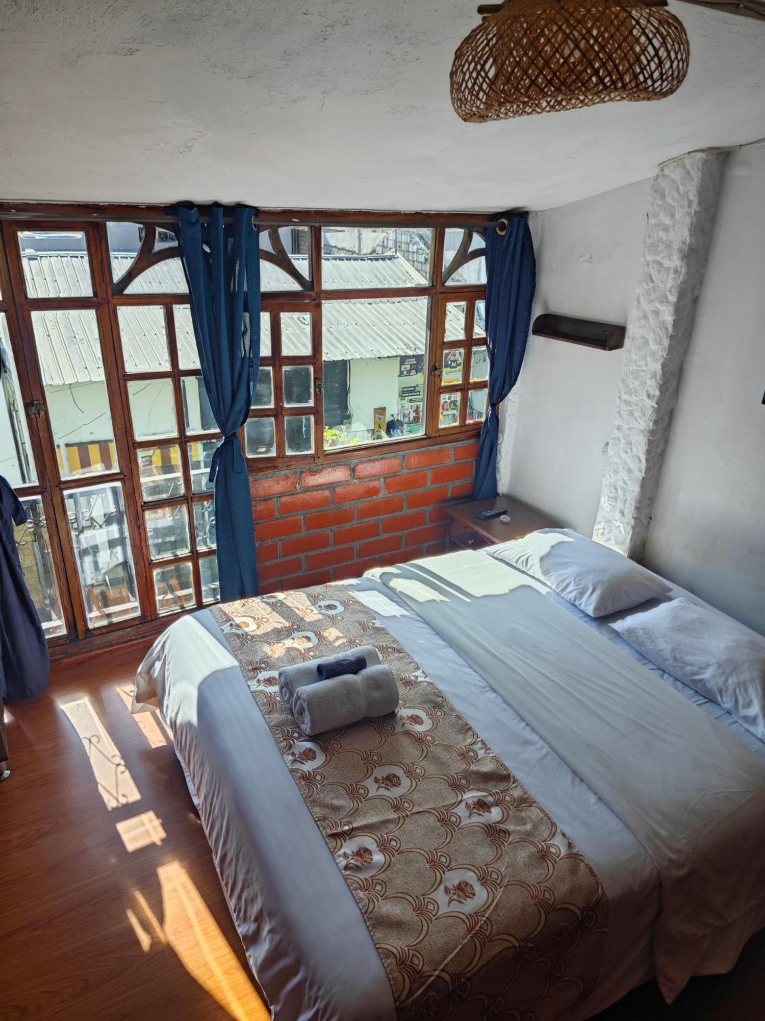 Garden House Hostal Banos  Exterior photo