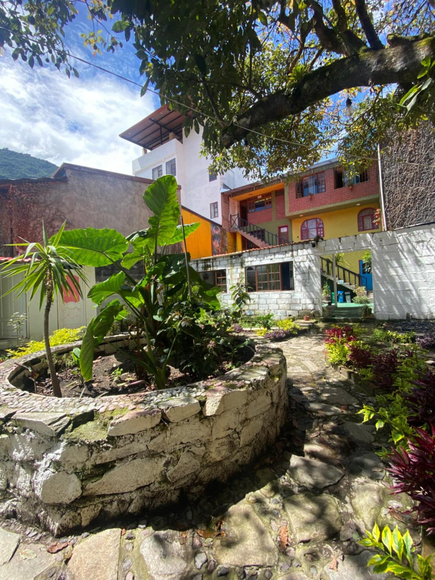 Garden House Hostal Banos  Exterior photo